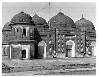 Satgumbad Mosque, Dhaka (ca. 166476)  